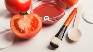 Cara Membuat Masker Tomat

Masker tomat adalah salah satu masker wajah alami yang mudah dibuat dan memiliki banyak manfaat untuk kecantikan kulit wajah. Tomat mengandung berbagai nutrisi dan antioksidan yang dapat membantu mencerahkan kulit, meredakan jerawat, mengurangi keriput, mencegah penuaan dini, dan menjaga kelembapan kulit.

Berikut adalah cara membuat masker tomat:

Bahan-bahan:

1 buah tomat matang
1 sendok teh madu
1 sendok teh yogurt
Cara membuat:

Cuci bersih tomat, lalu iris tipis-tipis.
Masukkan tomat yang sudah diiris ke dalam blender, lalu haluskan.
Tambahkan madu dan yogurt, lalu aduk rata.
Oleskan masker tomat ke wajah yang sudah dibersihkan, lalu diamkan selama 15-20 menit.
Bilas wajah dengan air hangat, lalu keringkan.
Tips:

Gunakan tomat yang matang dan berwarna merah cerah.
Jika kulit Anda sensitif, sebaiknya hindari penggunaan madu.
Anda juga dapat menambahkan bahan-bahan lain ke dalam masker tomat, seperti lemon, oatmeal, atau putih telur.
Manfaat Masker Tomat

Masker tomat memiliki berbagai manfaat untuk kecantikan kulit wajah, antara lain:

Mencerahkan kulit
Meredakan jerawat
Mengurangi keriput
Mencegah penuaan dini
Menjaga kelembapan kulit
Frekuensi penggunaan

Anda dapat menggunakan masker tomat 2-3 kali seminggu untuk mendapatkan hasil yang optimal.